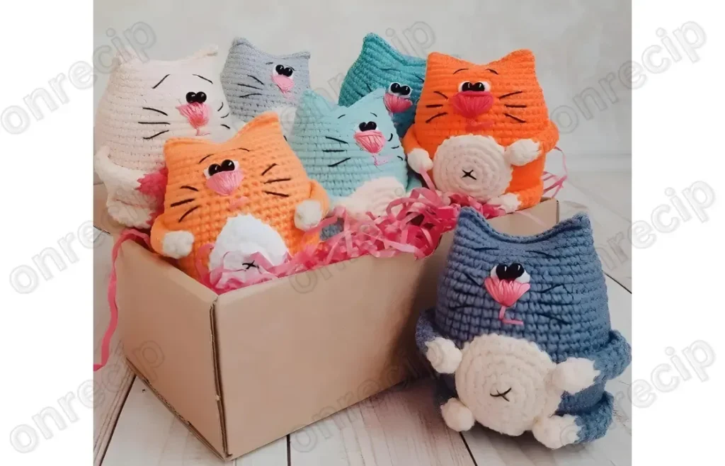 Tiny amigurumi cat keychain crochet pattern