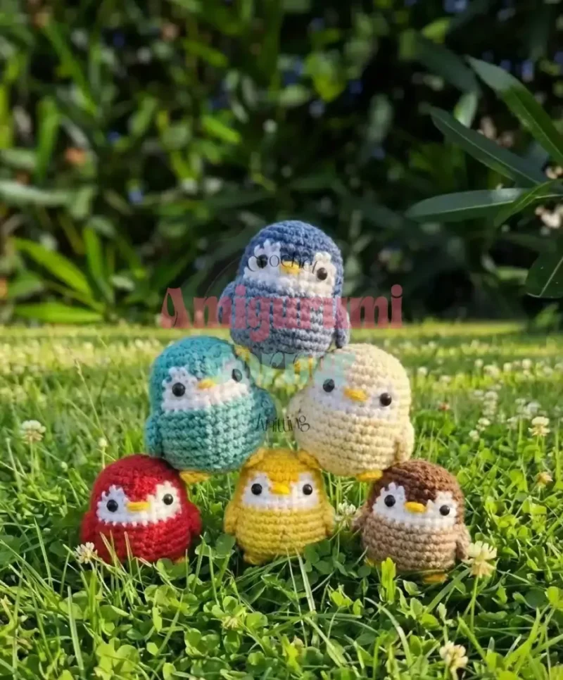 A tiny stackable penguin to crochet in thread — photo 3